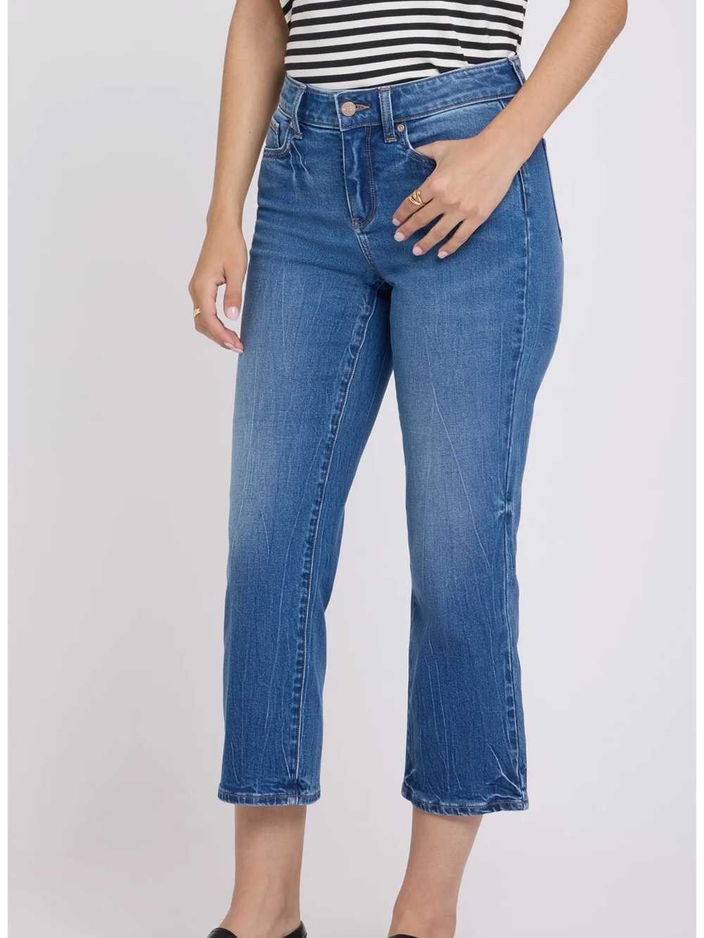 NYDJ NWT Relaxed Piper Crop Jeans, Straight Leg - Size 6 - Picture 5 of 6